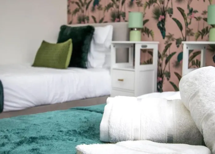 Coop Arena Luxurious Townhouse *