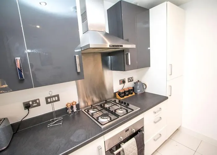 Coop Arena Luxurious Townhouse Hébergement de vacances *