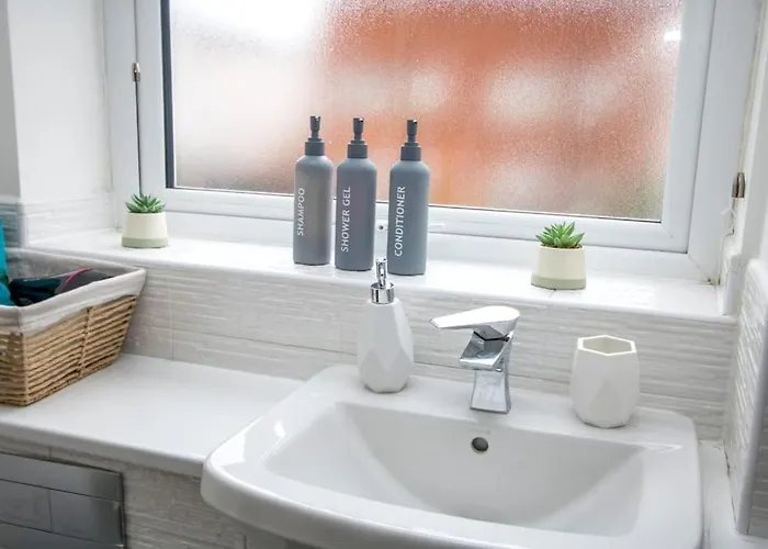 Coop Arena Luxurious Townhouse *