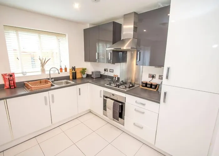 Coop Arena Luxurious Townhouse Hébergement de vacances *