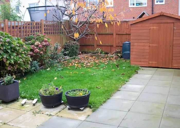 Coop Arena Luxurious Townhouse Manchester