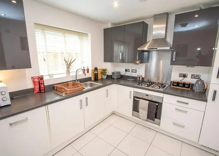 Dom wakacyjny Coop Arena Luxurious Townhouse