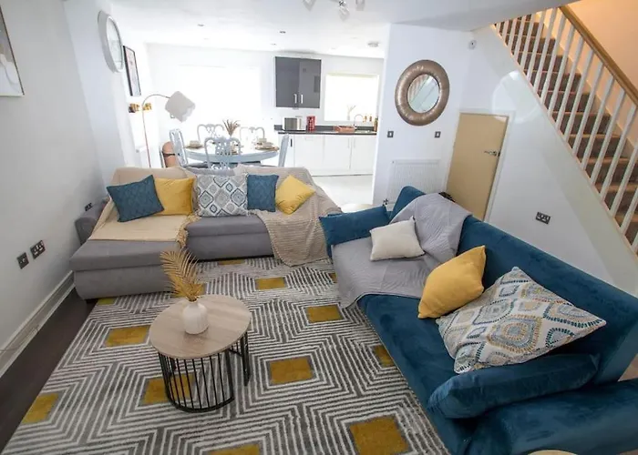 Coop Arena Luxurious Townhouse