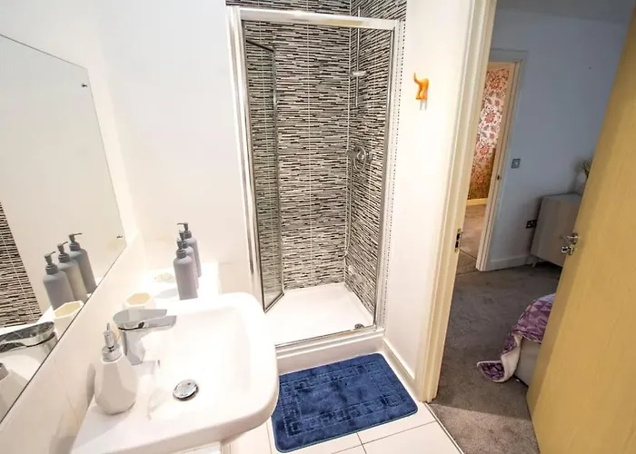 Coop Arena Luxurious Townhouse *