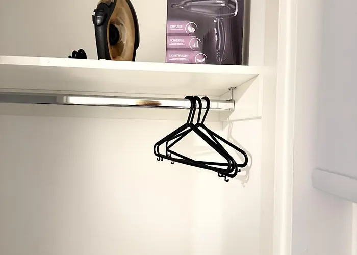 2br Duplex In Salford Mcr Sleeps4 Videos In Photos