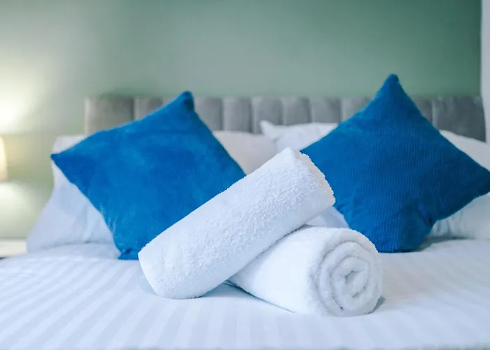 펜션 New! 4-bed In By 53 Degrees Property, Ideal For Business & Long Term Contractor Stays, Sleeps 10! *