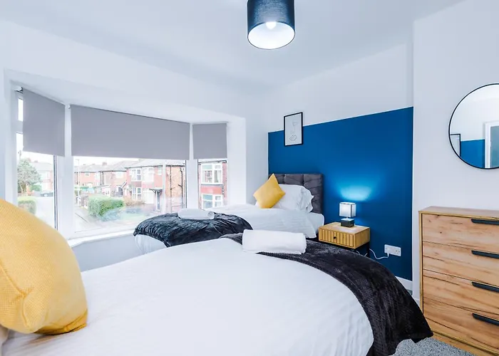 펜션 New! 3-bed In By 53 Degrees Property, Ideal For Contractors & Business Stays, Sleeps 8! 맨체스터