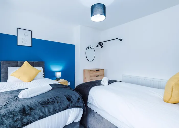 New! 3-bed In By 53 Degrees Property, Ideal For Contractors & Business Stays, Sleeps 8! * מנצ'סטר