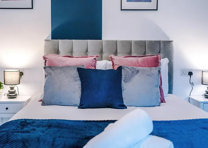 New! 3-bed House In By 53 Degrees Property, Ideal For Contractors, Business & Long Term, Free Parking! 맨체스터