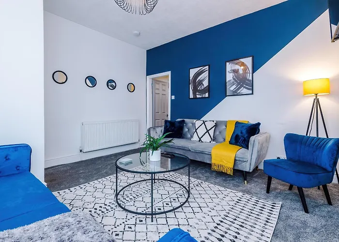 New! 3-bed House In By 53 Degrees Property, Ideal For Contractors, Business & Long Term, Free Parking! Дом отдыха *