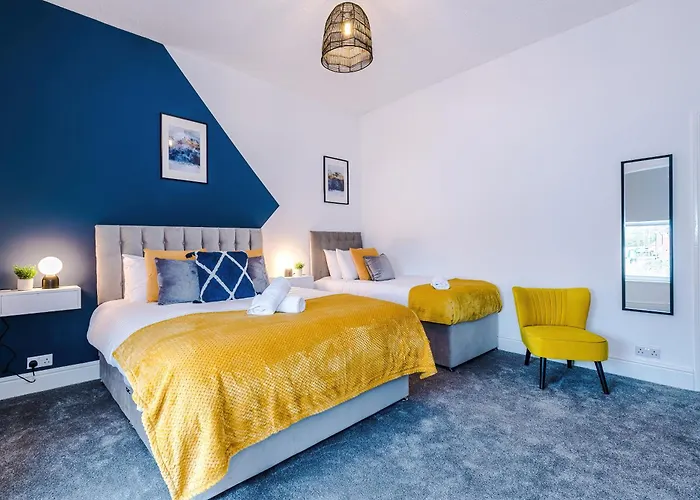 Дом отдыха New! 3-bed House In By 53 Degrees Property, Ideal For Contractors, Business & Long Term, Free Parking! Манчестер