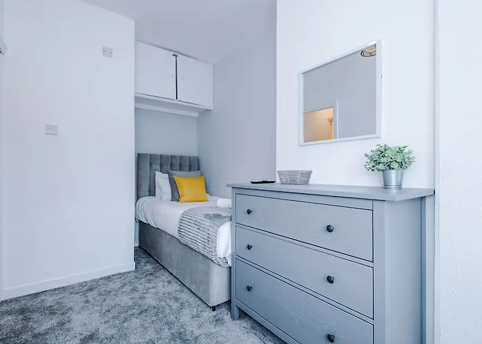 New! 3-bed House In By 53 Degrees Property, Ideal For Contractors, Business & Long Term, Free Parking! 펜션 맨체스터