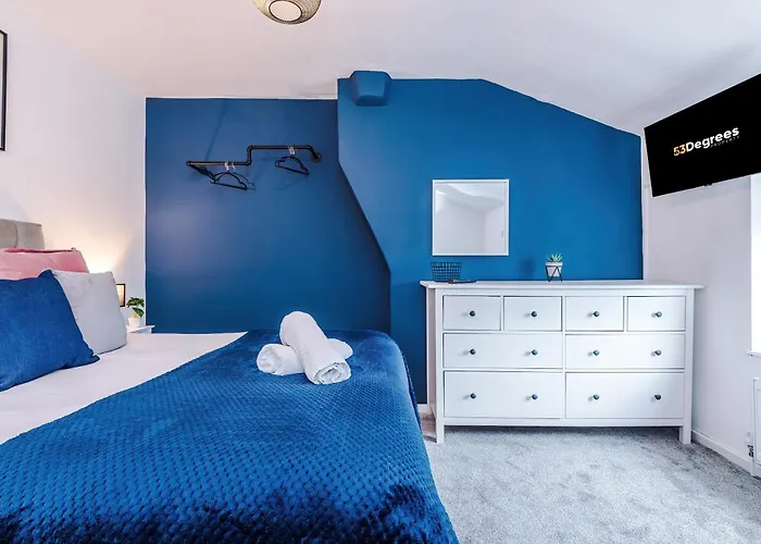 펜션 New! 3-bed House In By 53 Degrees Property, Ideal For Contractors, Business & Long Term, Free Parking! 맨체스터