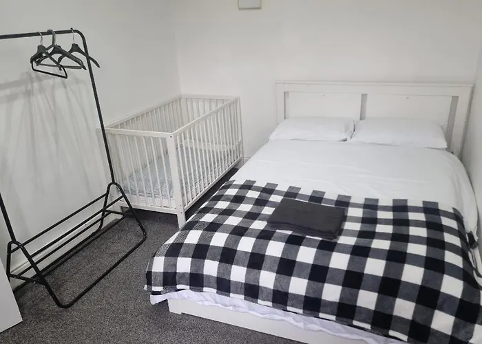 Gorgeous Stylish Cheri Victorian House In 펜션 맨체스터