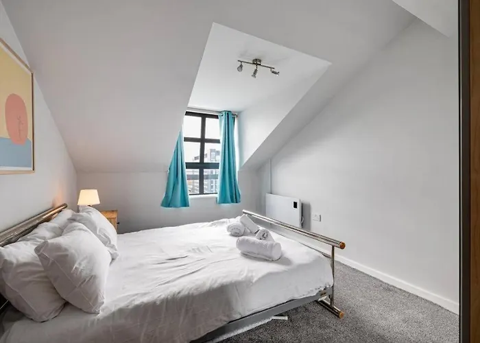 Large 2 Bed 2 Bath מנצ'סטר