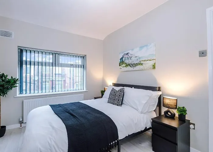 아파트 Stylish 3bdr House By Vista Short Lets & Serviced With Free Parking, Pool Table And Ps4 맨체스터