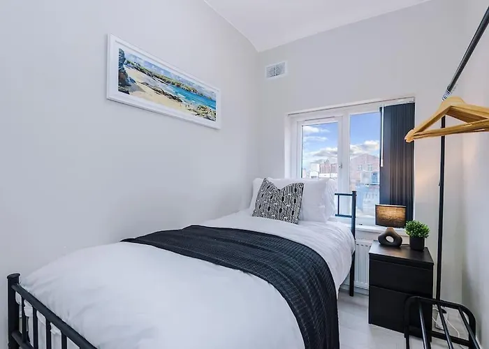 Stylish 3bdr House By Vista Short Lets & Serviced With Free Parking, Pool Table And Ps4 Apartmán