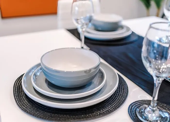 Stylish 3bdr House By Vista Short Lets & Serviced With Free Parking, Pool Table And Ps4