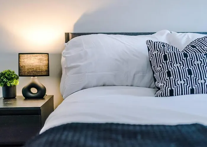 Apartmán Stylish 3bdr House By Vista Short Lets & Serviced With Free Parking, Pool Table And Ps4