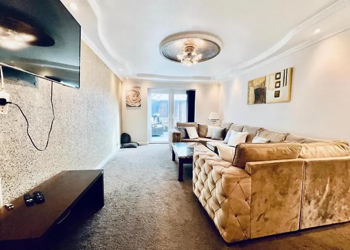 13 Guests - Free Parking - House Vakantiehuis *