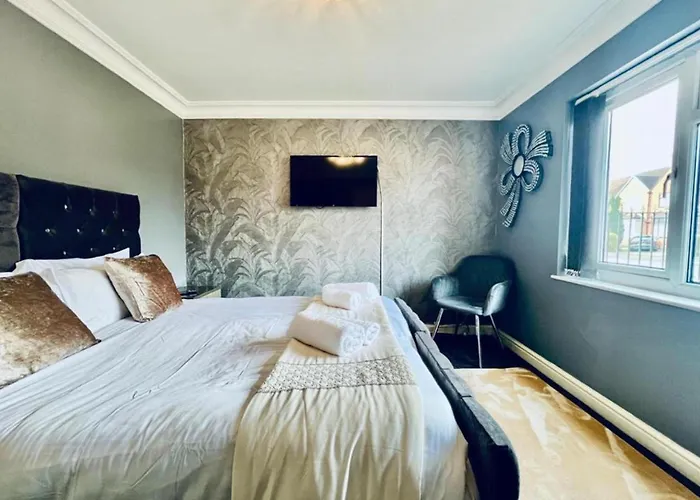 13 Guests - Free Parking - House Vakantiehuis