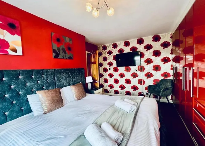 Vakantiehuis 13 Guests - Free Parking - House Manchester