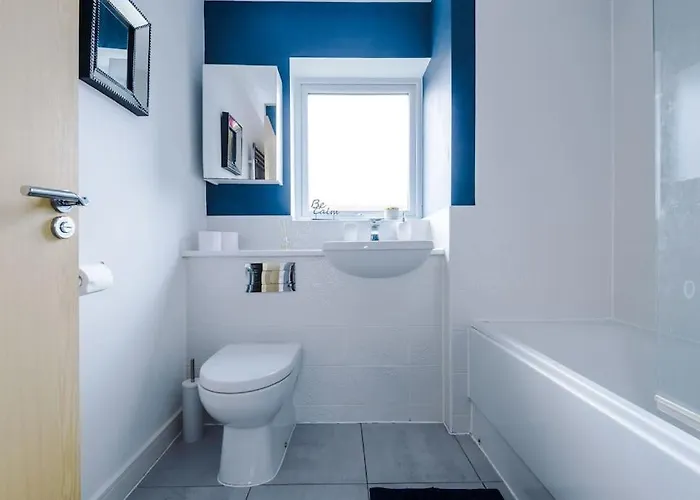 The Eastern Hive - King Bed, 3x Parking, Coop Live & Etihad Дом отдыха *