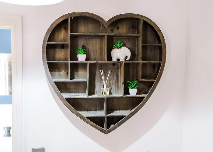 펜션 The Eastern Hive - King Bed, 3x Parking, Coop Live & Etihad