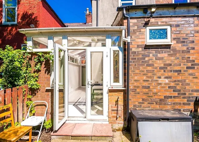 Сasa de vacaciones Large 4 Bedroom With Free Parking Near Mediacityuk