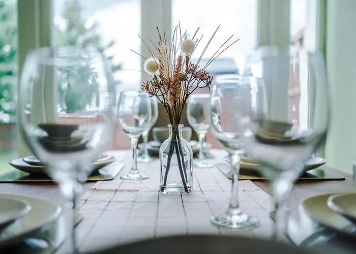 Townhouse 5mins To Centre And Etihad - Free Secure Parking