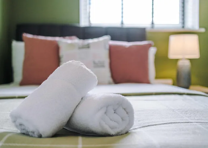 R&r - Modern Townhouse Near Etihad & Centre 펜션 맨체스터