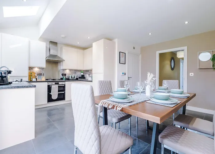 Dom wakacyjny R&r - Modern Townhouse Near Etihad & Centre