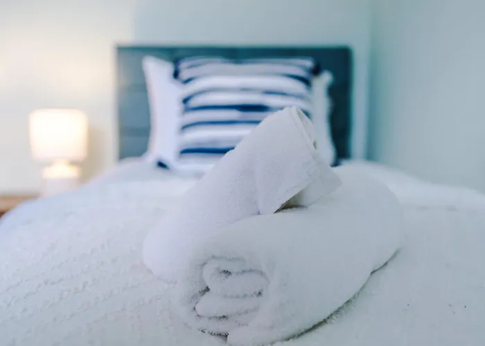 Semesterbostad R&r - Modern Townhouse Near Etihad & Centre *