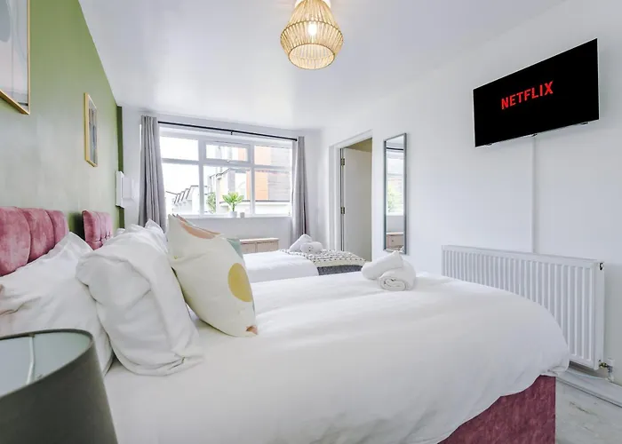 R&r - Modern Townhouse Near Etihad & Centre Semesterbostad