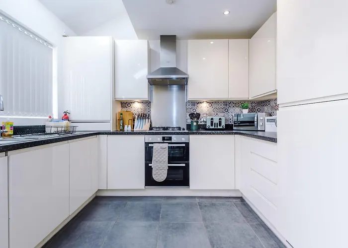 R&r - Modern Townhouse Near Etihad & Centre * 맨체스터