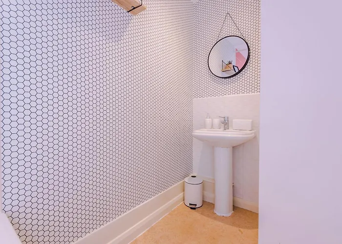 Feriehus Townhouse 5mins To Centre And Etihad - Free Secure Parking