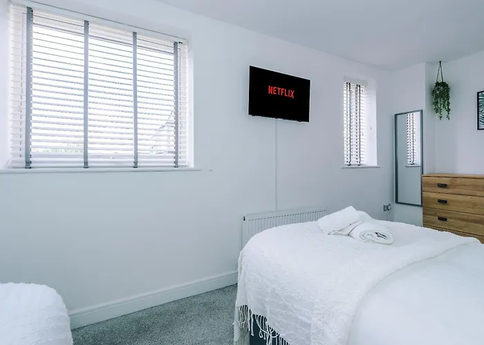 Semesterbostad R&r - Modern Townhouse Near Etihad & Centre