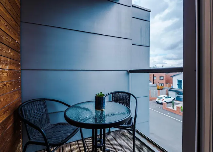 Townhouse 5mins To Centre And Etihad - Free Secure Parking *