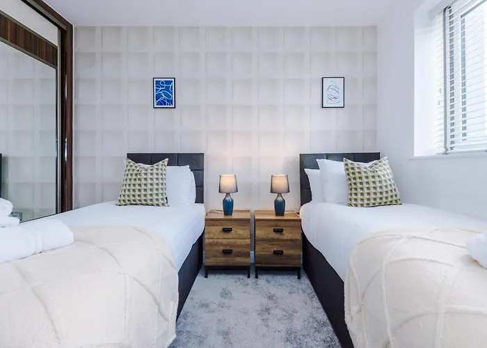 펜션 R&r - Modern Townhouse Near Etihad & Centre