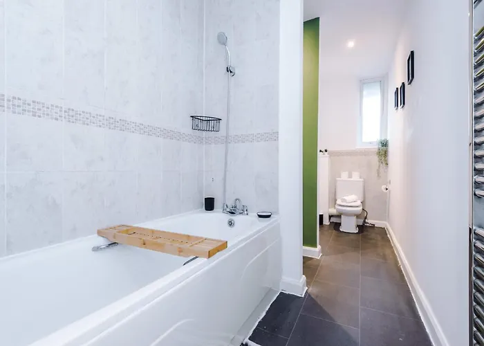 Rest&recharge At A Spacious Townhouse By The Etihad *