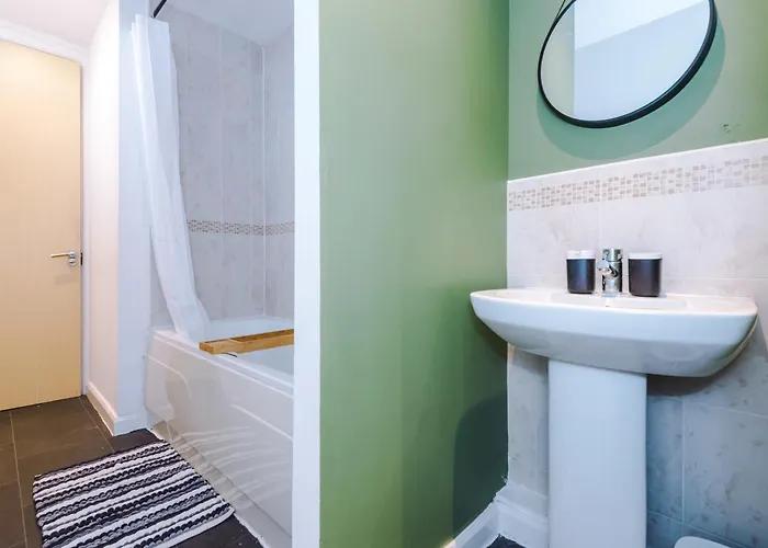 Rest&recharge At A Spacious Townhouse By The Etihad * 맨체스터