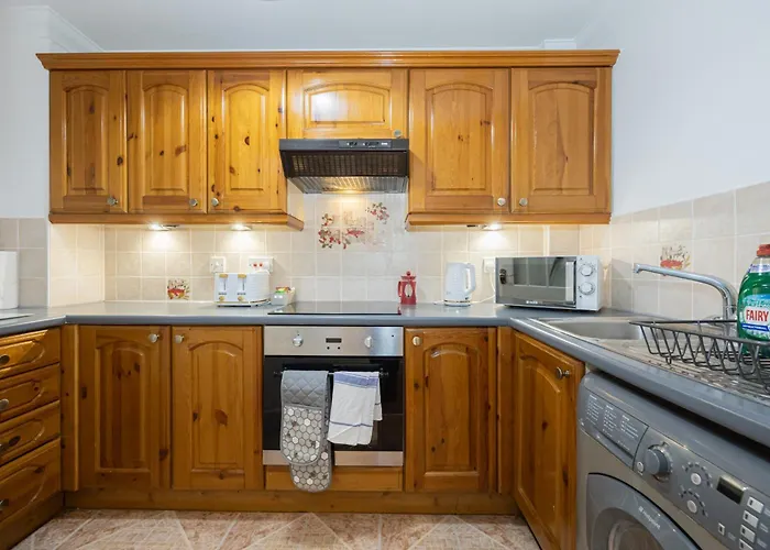 The Burton- Free Gated Parking 맨체스터