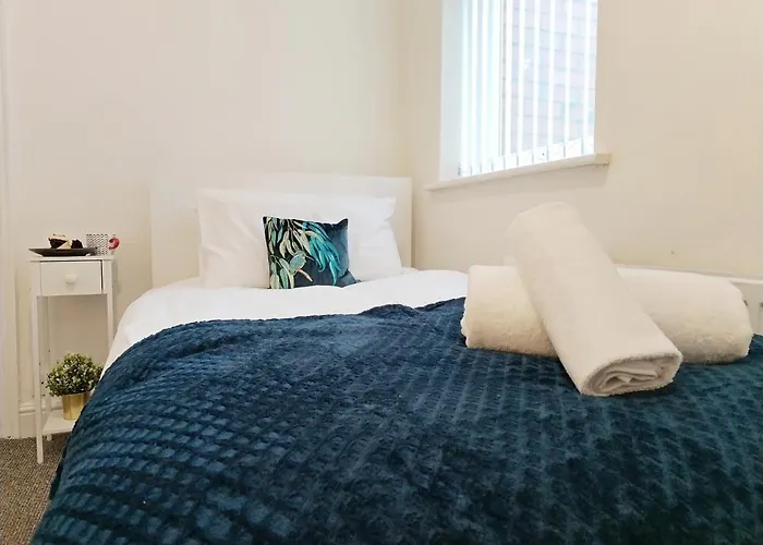 Casa de Férias Modern 4 Bed House - Free Parking