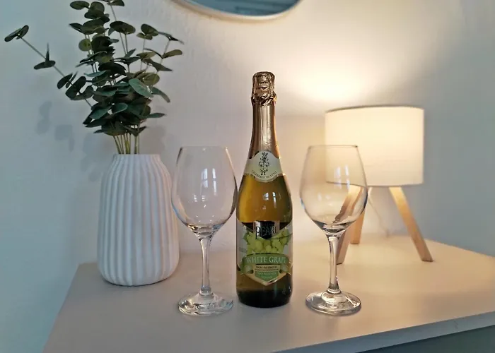 Modern 4 Bed House - Free Parking * Manchester