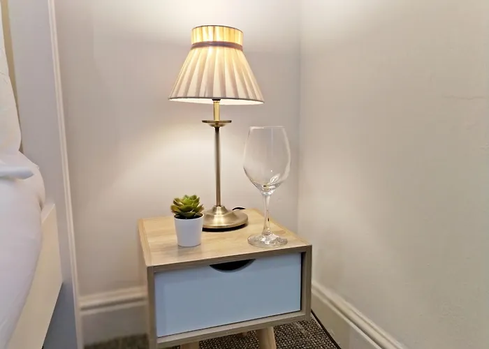 Modern 4 Bed House - Free Parking * Manchester