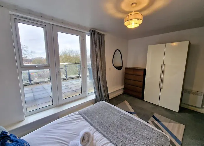 Lovely 3 Bed Close To Centre By Superhost