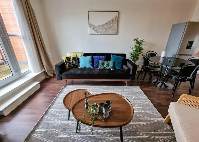 Lovely 3 Bed Close To Centre By Superhost Daire *