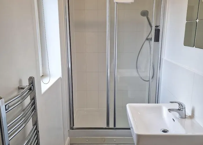 Lovely 3 Bed Close To Centre By Superhost