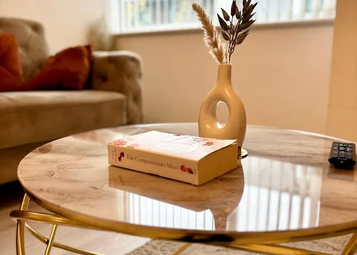 Entire 2 Bed Cosy City Centre Apartament