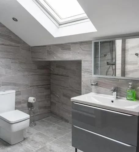 דירה Luxury 4 Bedroom מנצ'סטר